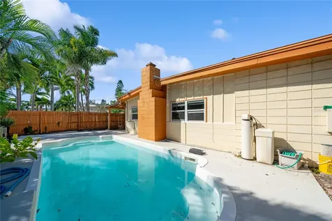 6903 S Shore Drive S South Pasadena FL 33707