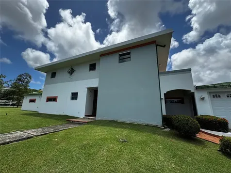 Avenue Hacienda Margarita Urb. Hacienda Margarita Luquillo PR 00773