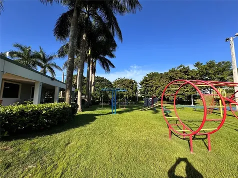 Avenue Hacienda Margarita Urb. Hacienda Margarita Luquillo PR 00773