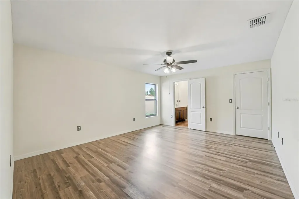 104 Jasmine Circle Kissimmee FL 34759
