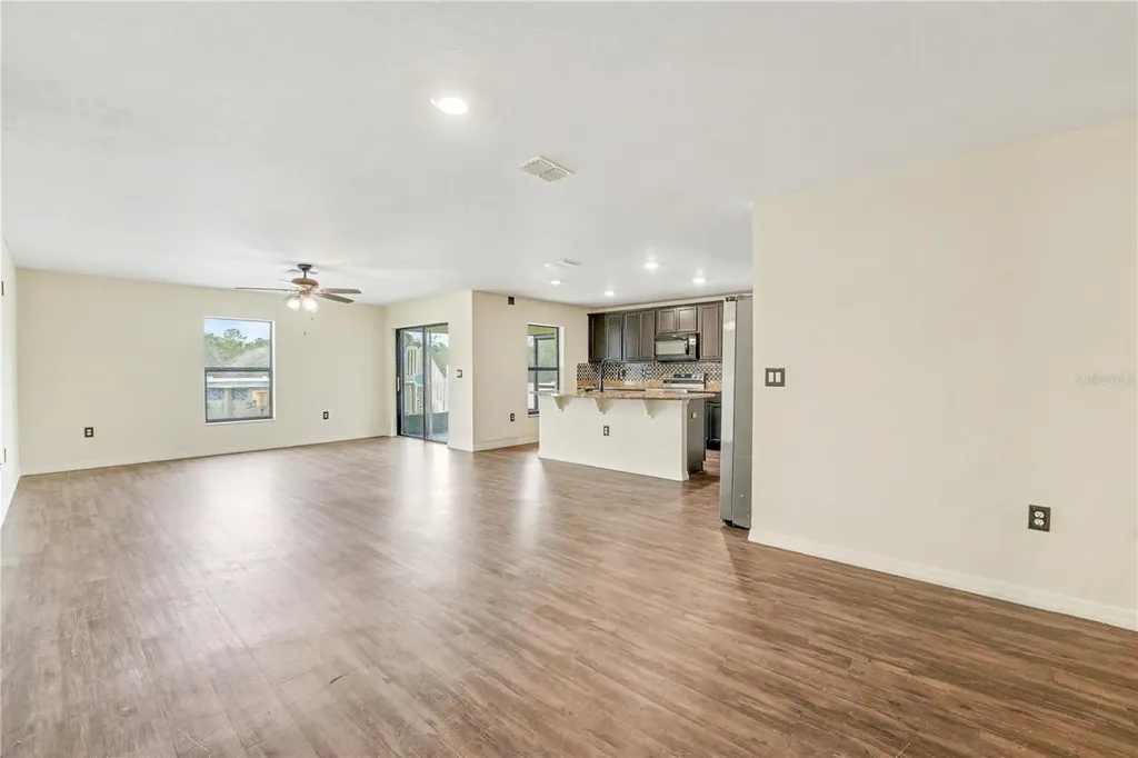 104 Jasmine Circle Kissimmee FL 34759