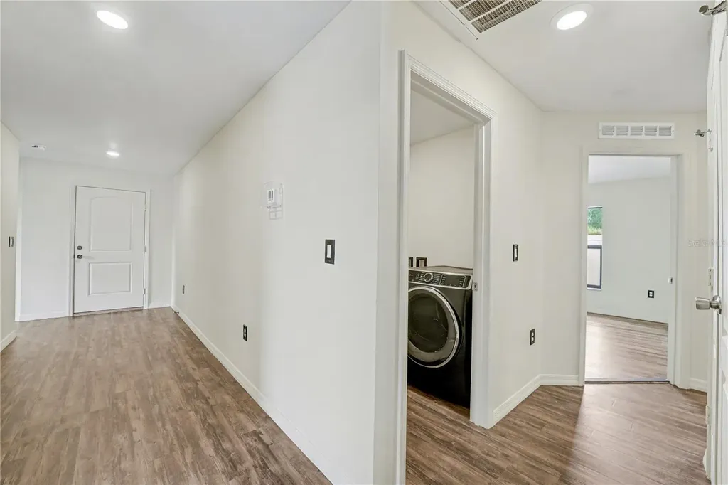104 Jasmine Circle Kissimmee FL 34759