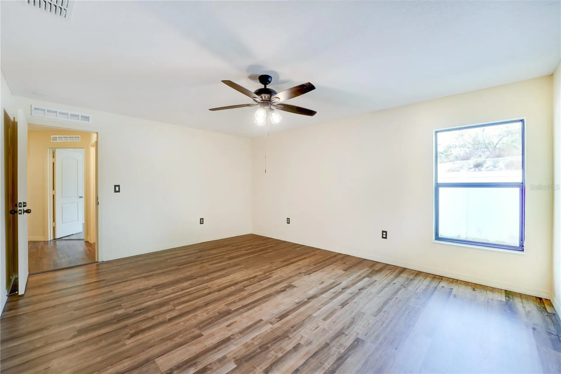 104 Jasmine Circle Kissimmee FL 34759