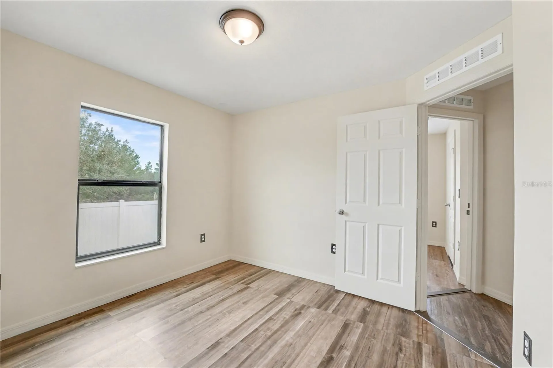 104 Jasmine Circle Kissimmee FL 34759