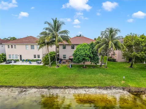 556 Cresta Circle West Palm Beach FL 33413