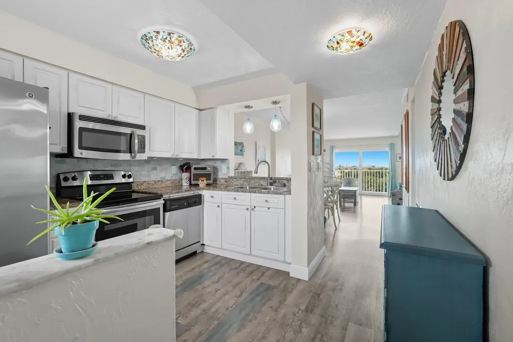 145 N Halifax Daytona Beach FL 32118
