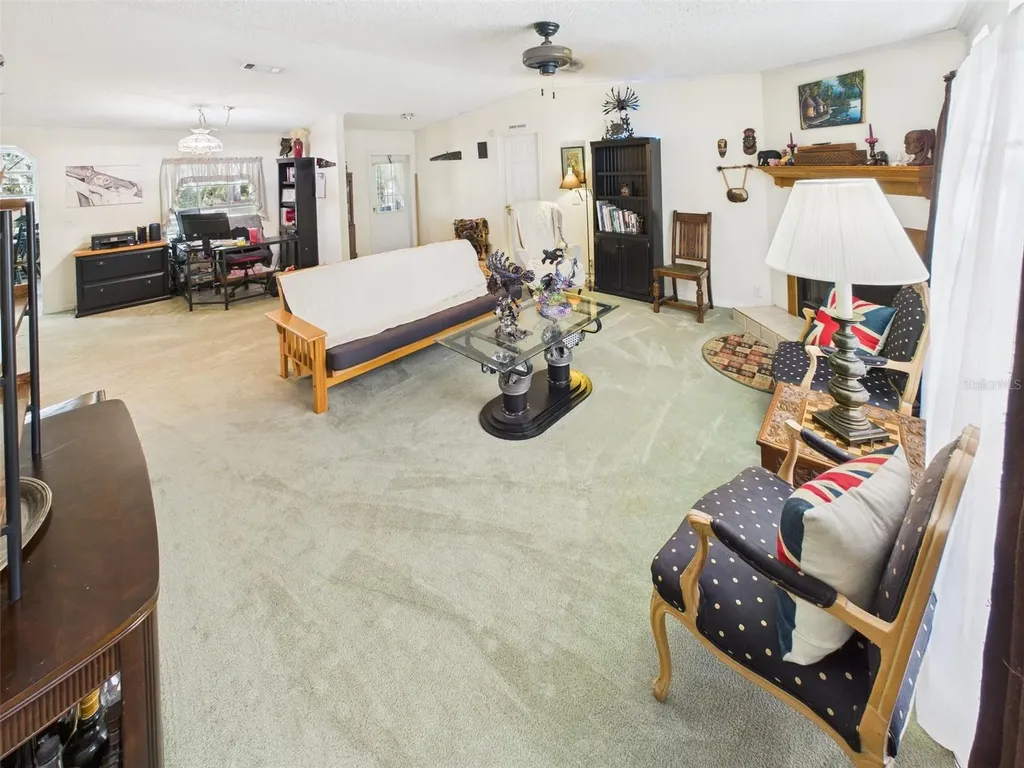 19651 SE 92nd Place Ocklawaha FL 32179