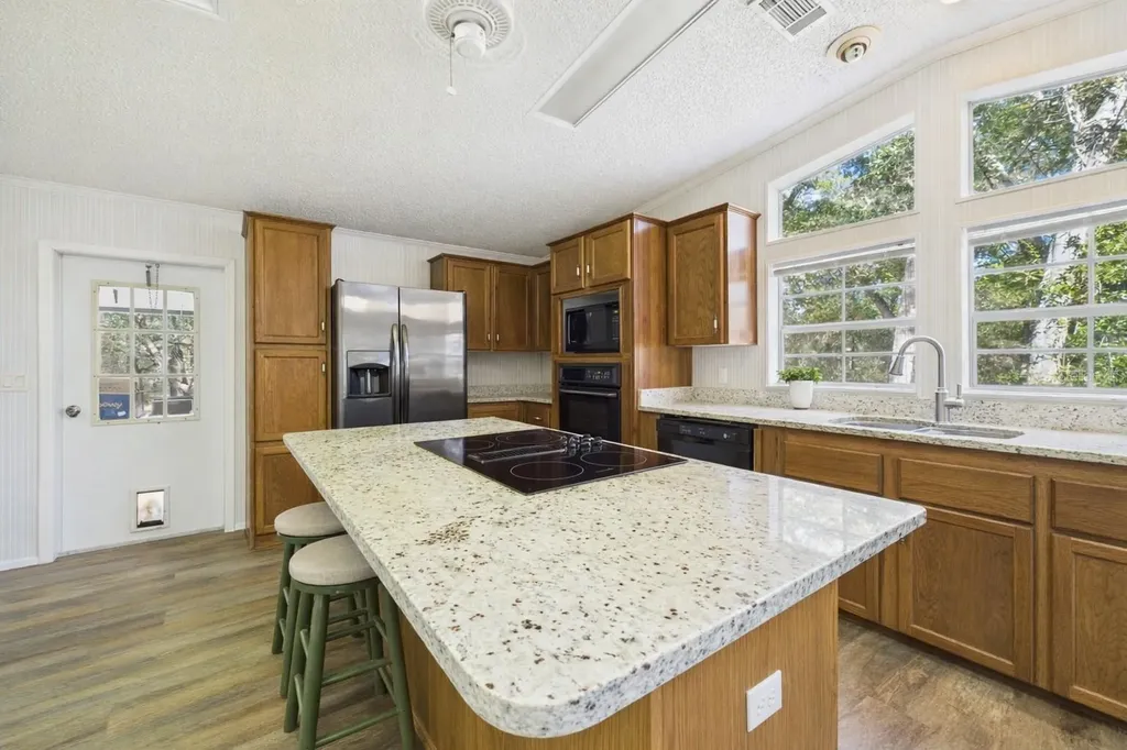 19651 SE 92nd Place Ocklawaha FL 32179