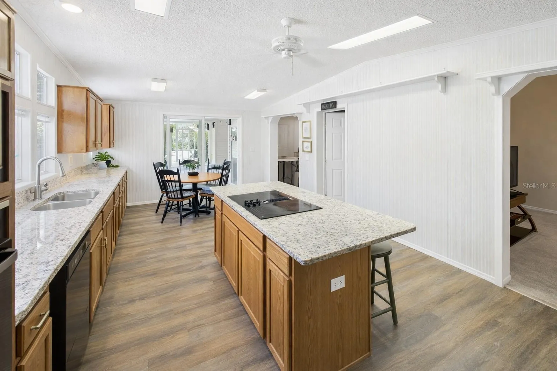19651 SE 92nd Place Ocklawaha FL 32179