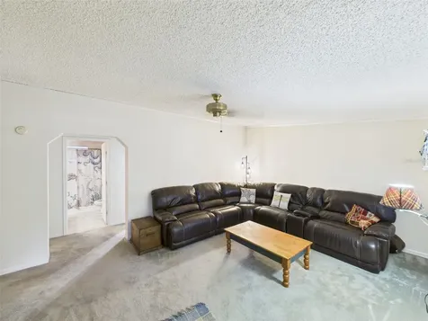 19651 SE 92nd Place Ocklawaha FL 32179