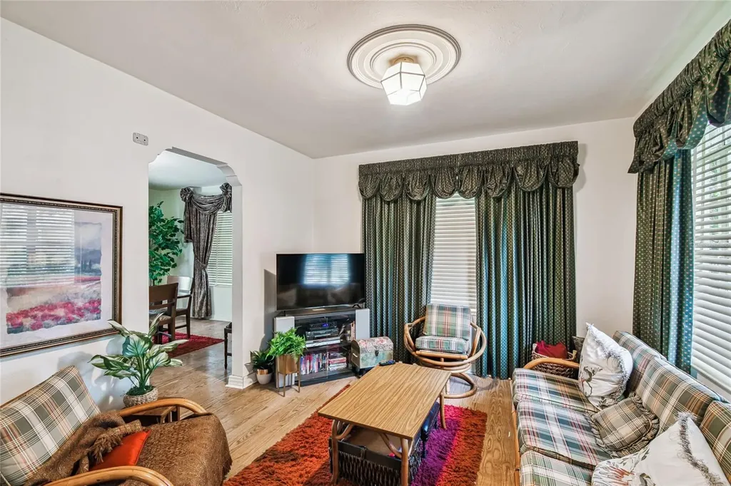 3004 W North A Street Tampa FL 33609
