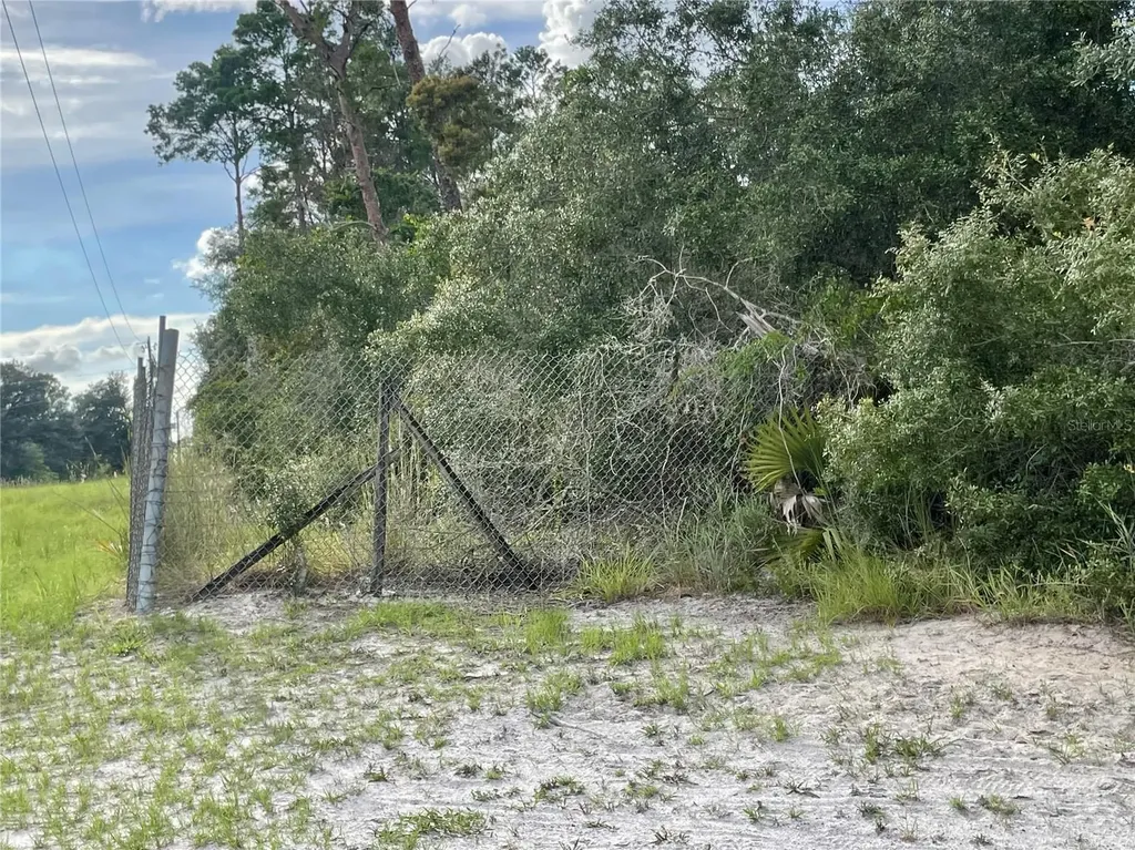 32741 Pine Road Eustis FL 32736