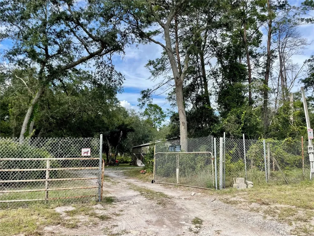 32741 Pine Road Eustis FL 32736