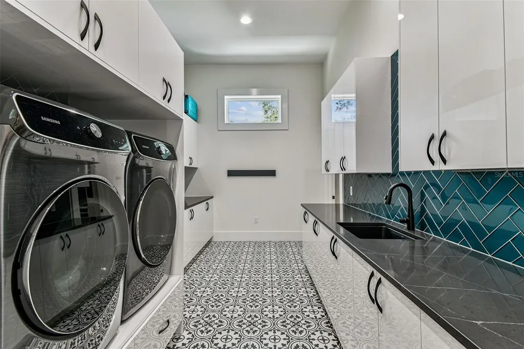 3321 Meander Lane Safety Harbor FL 34695
