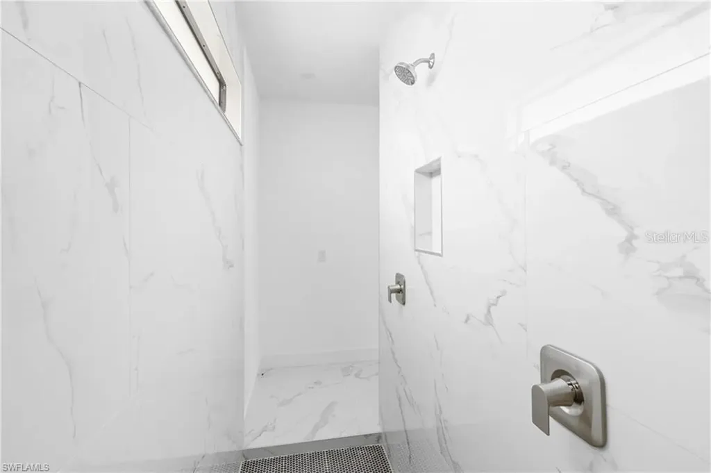 1806 NE 21st Place Cape Coral FL 33909