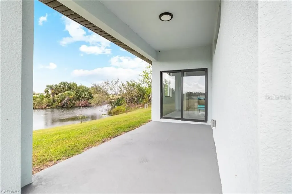 1806 NE 21st Place Cape Coral FL 33909