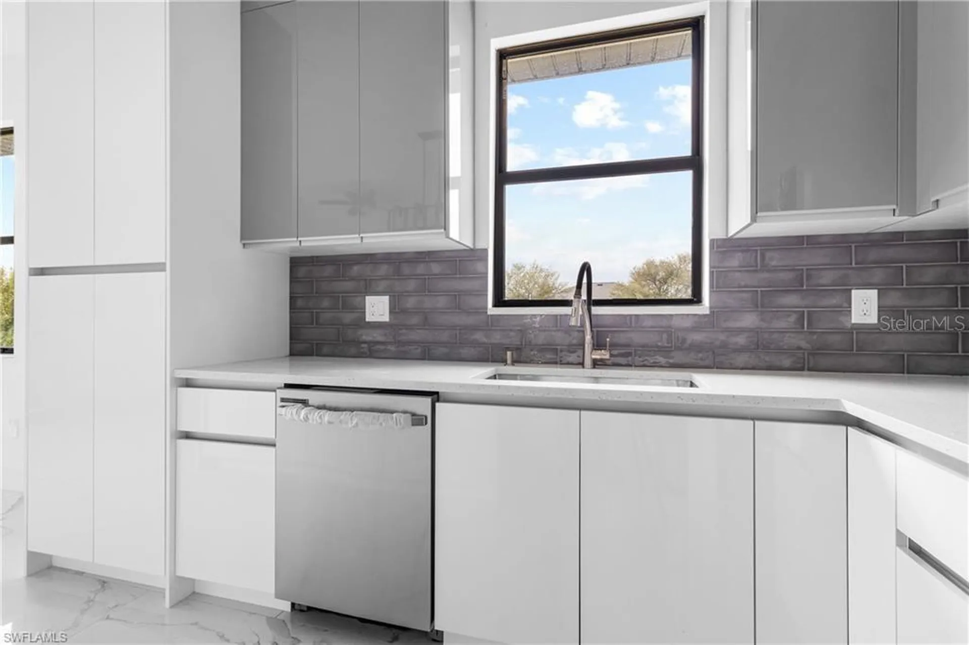 1806 NE 21st Place Cape Coral FL 33909