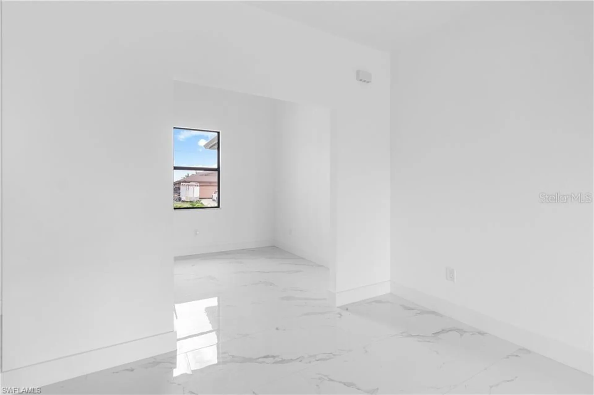 1806 NE 21st Place Cape Coral FL 33909