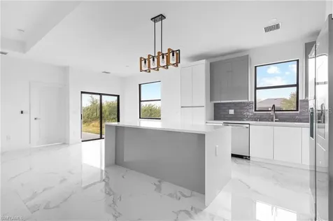 1806 NE 21st Place Cape Coral FL 33909