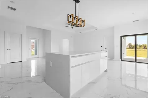 1806 NE 21st Place Cape Coral FL 33909
