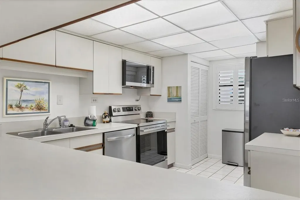 6480 Midnight Pass Road Sarasota FL 34242