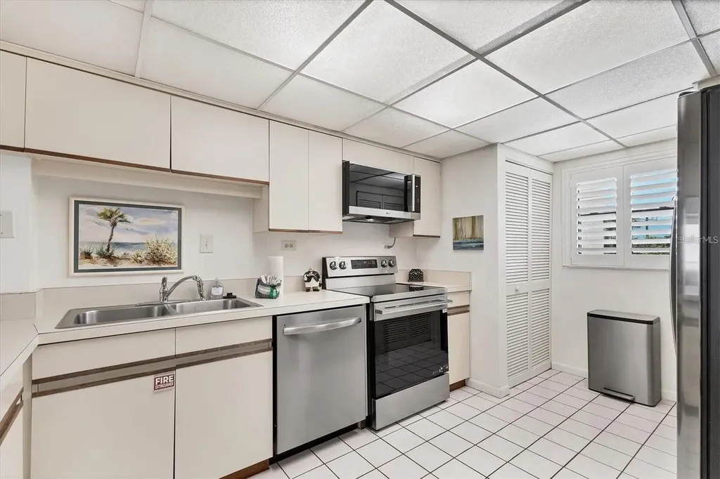 6480 Midnight Pass Road Sarasota FL 34242