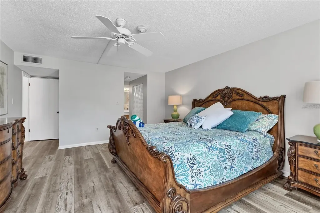 6480 Midnight Pass Road Sarasota FL 34242