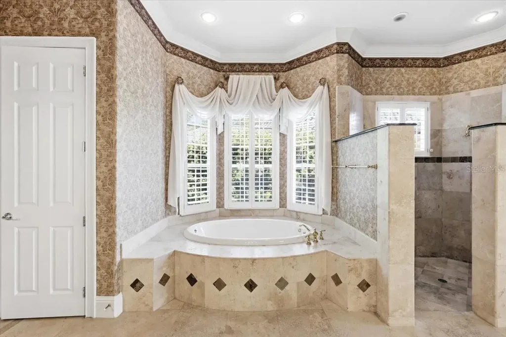6102 S Hampshire Court Windermere FL 34786