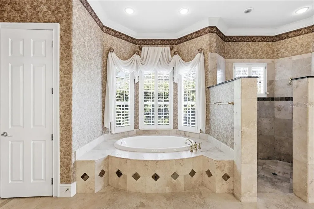 6102 S Hampshire Court Windermere FL 34786