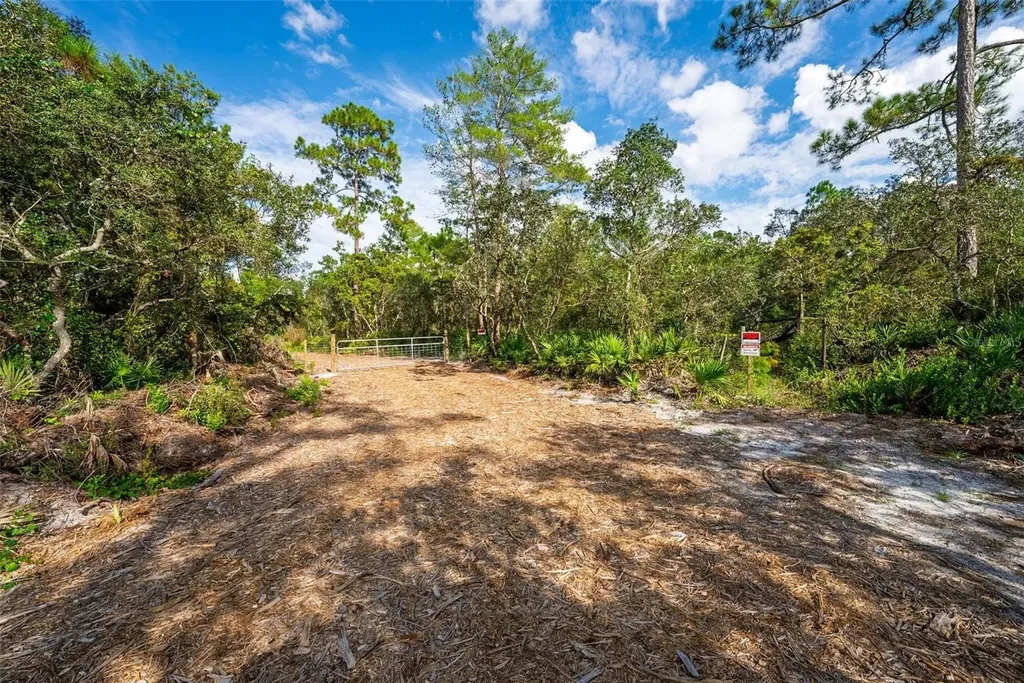 52215 State Road 19 Altoona FL 32702