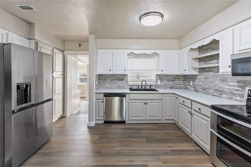 319 Thomas Avenue Frostproof FL 33843