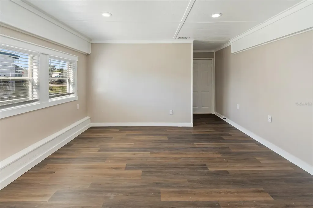 319 Thomas Avenue Frostproof FL 33843