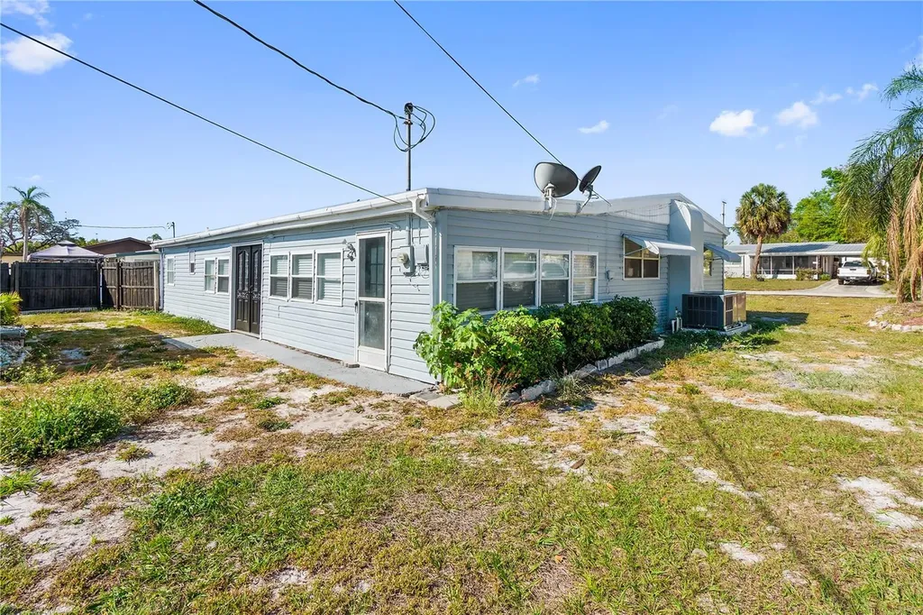 319 Thomas Avenue Frostproof FL 33843