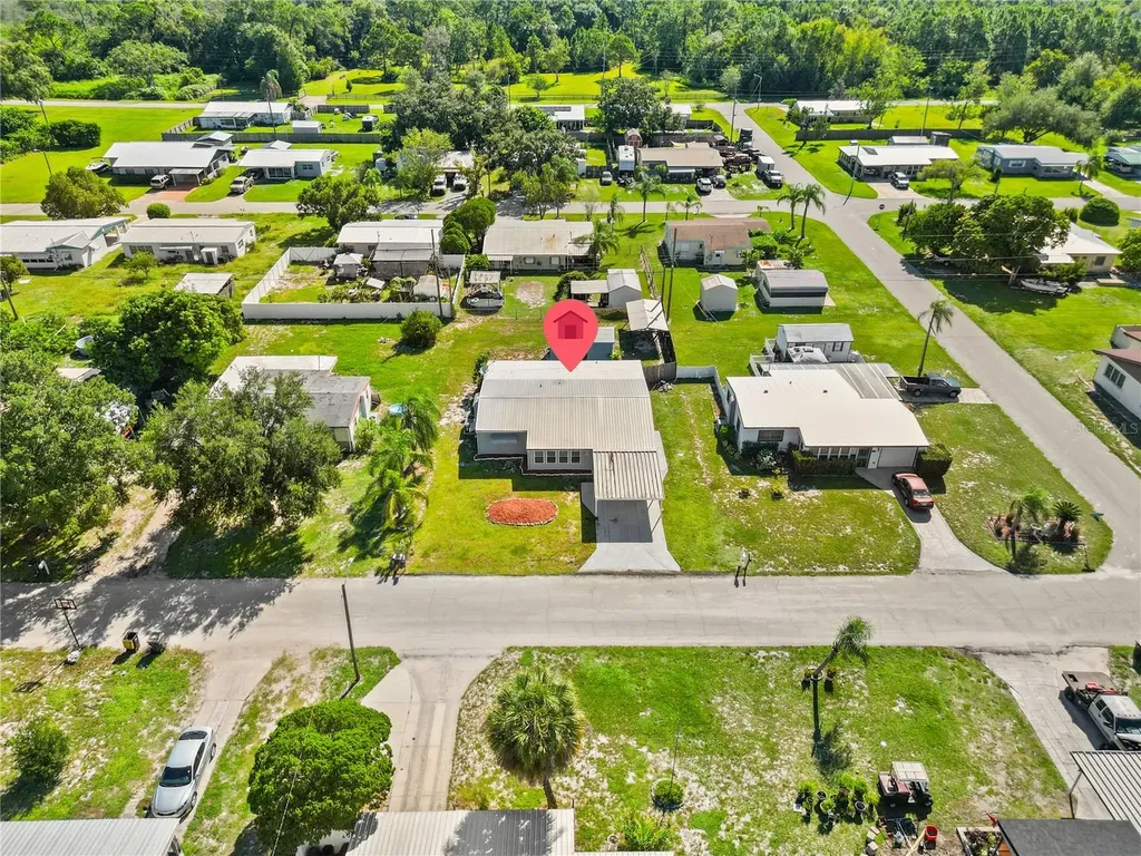 319 Thomas Avenue Frostproof FL 33843