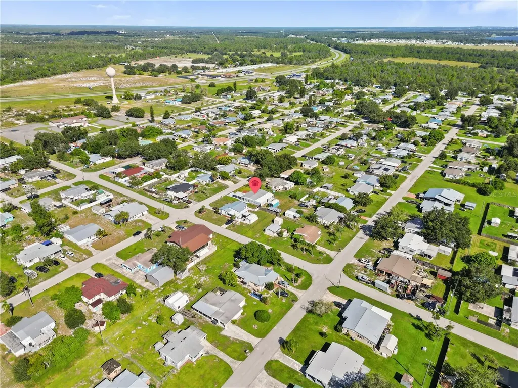 319 Thomas Avenue Frostproof FL 33843