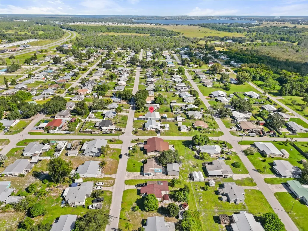 319 Thomas Avenue Frostproof FL 33843