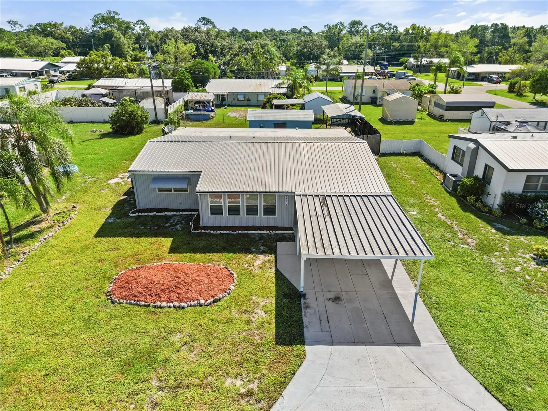 319 Thomas Avenue Frostproof FL 33843
