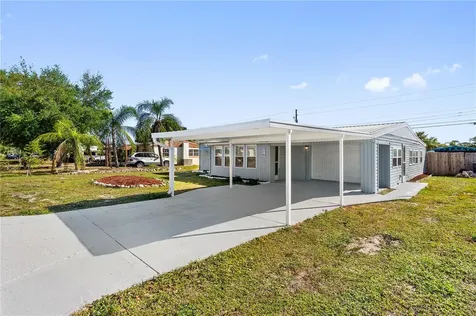 319 Thomas Avenue Frostproof FL 33843