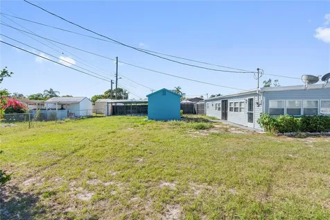 319 Thomas Avenue Frostproof FL 33843