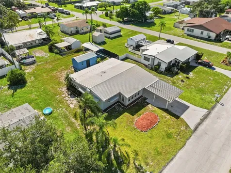 319 Thomas Avenue Frostproof FL 33843