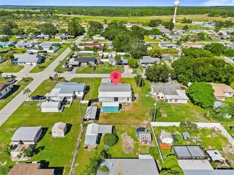 319 Thomas Avenue Frostproof FL 33843