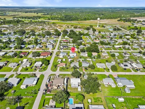 319 Thomas Avenue Frostproof FL 33843