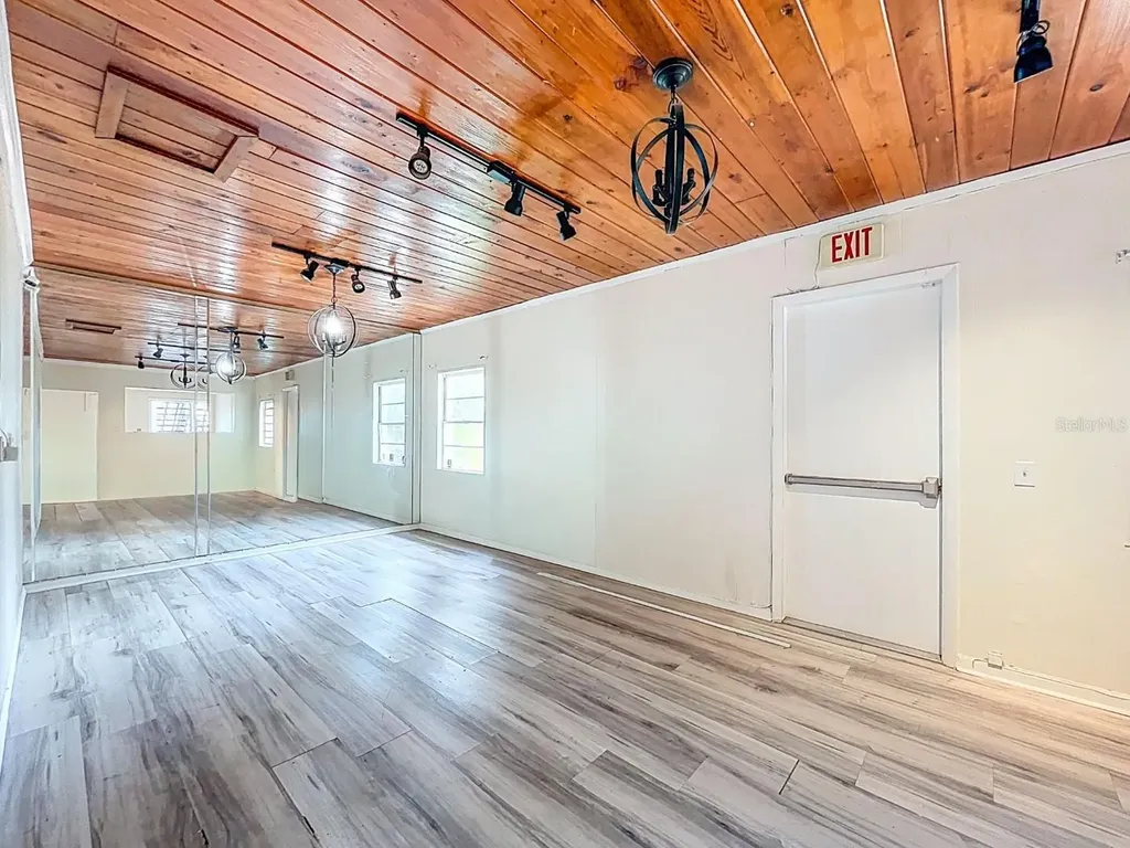 301 N Us Highway 41 Ruskin FL 33570