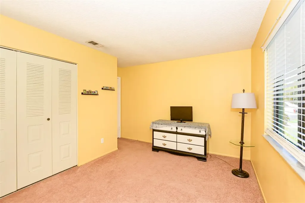 2565 SE Dogwood Avenue Port St Lucie FL 34952