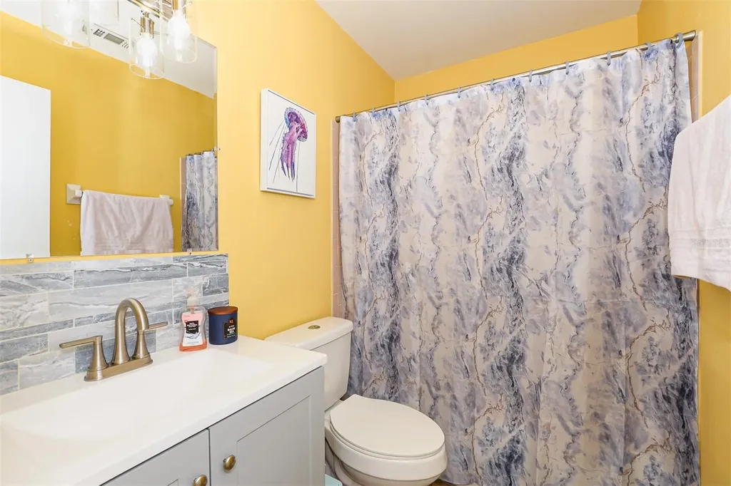 2565 SE Dogwood Avenue Port St Lucie FL 34952