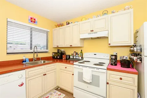 2565 SE Dogwood Avenue Port St Lucie FL 34952