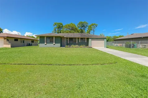 2565 SE Dogwood Avenue Port St Lucie FL 34952