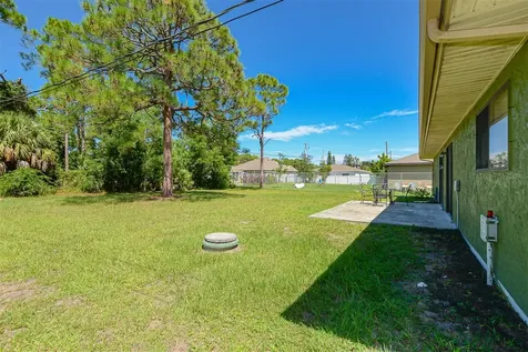 2565 SE Dogwood Avenue Port St Lucie FL 34952
