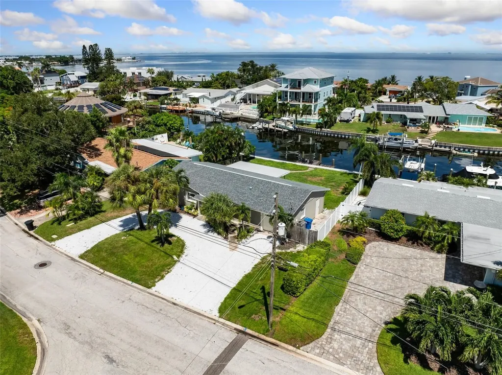 3596 Beach Drive SE St Petersburg FL 33705