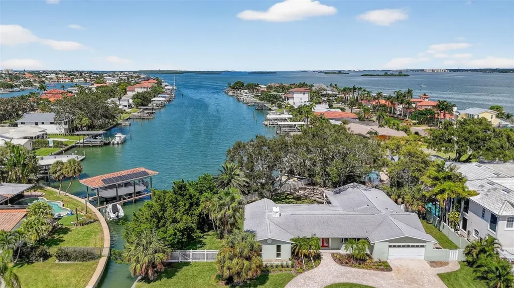 514 Windward Passage Clearwater Beach FL 33767